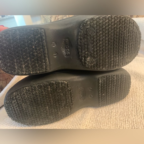 Crocs Women's Size 7 Multicolor Tie Dye Clog Shoes Slip Resistant - Picture 7 of 10